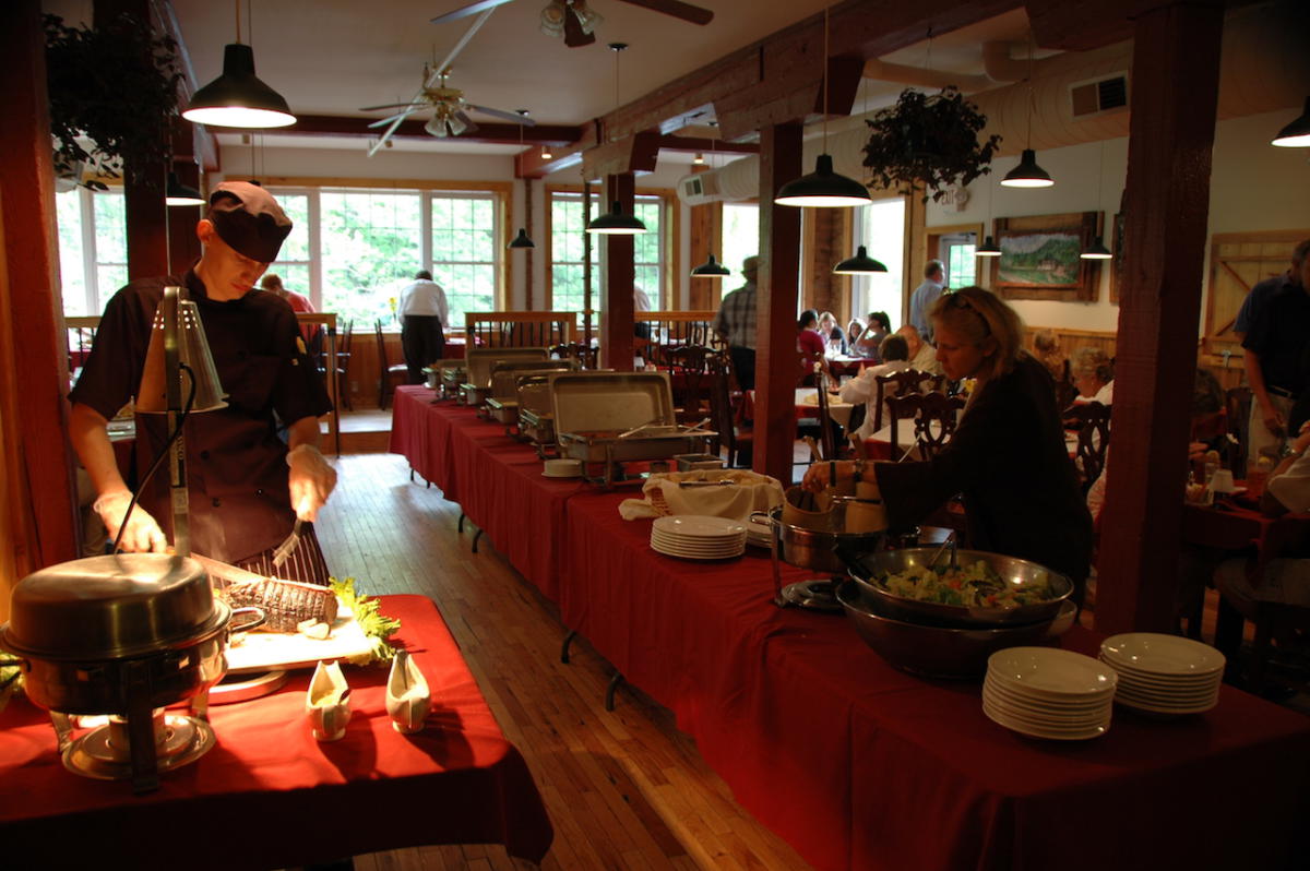 Damascus Dining Room And Pub Old Mill Inn Damascus Buffet Carving Station Serving Old Mill Inn Dining Room Left